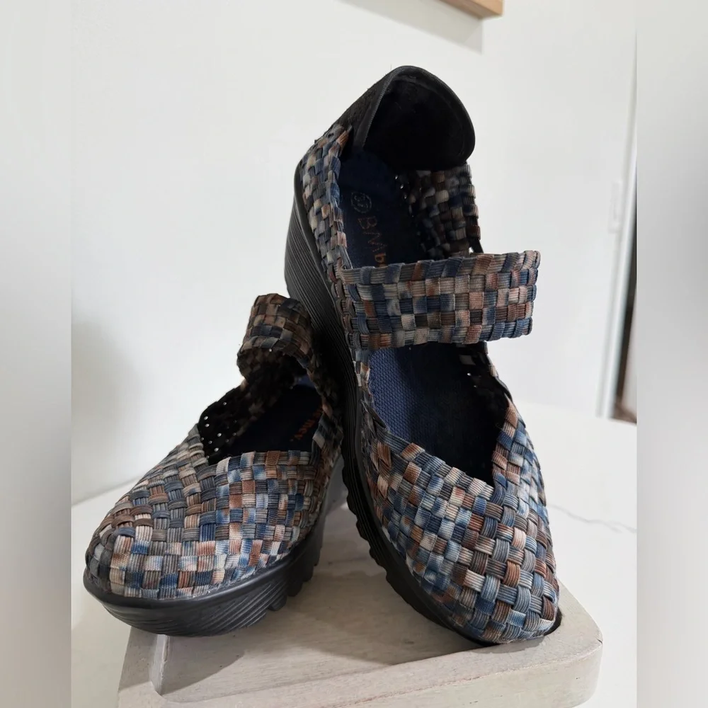 Bernie Mev. Size 37 Woven Flats - Blue and Brown